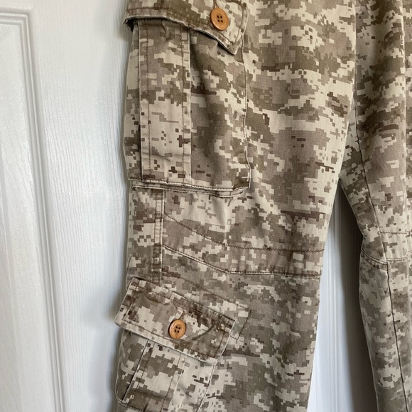 Camo Cargo Pants Size 32 - Picture 3 of 11